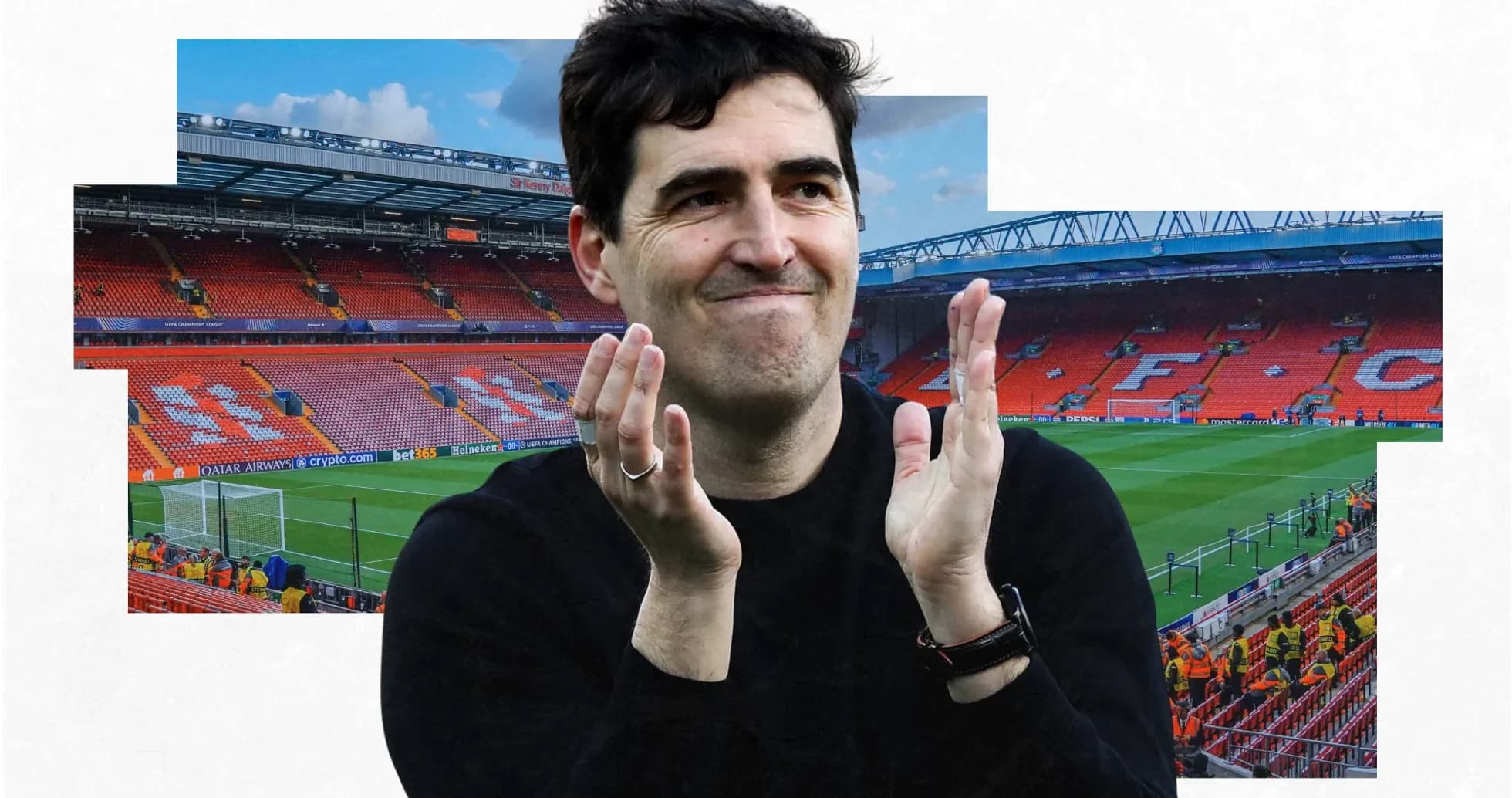 Entrenador aplaudiendo en estadio Anfield vacío