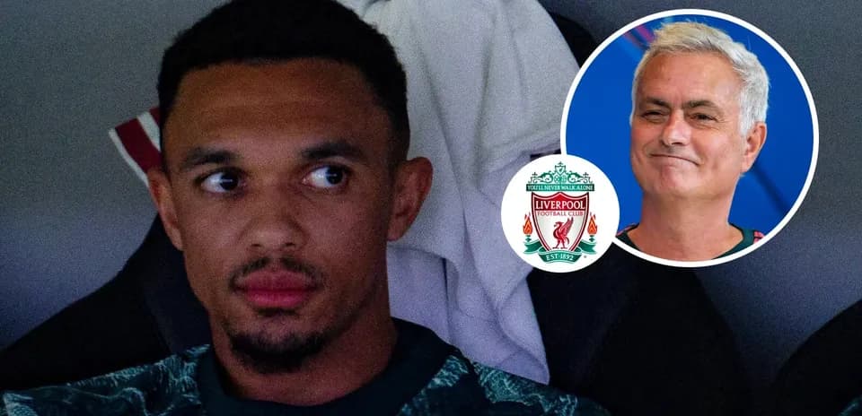 Jugador de Liverpool sentado en el banquillo