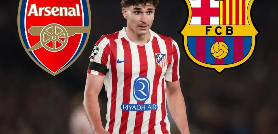 Jugador de Atlético de Madrid con logos de Arsenal y Barcelona