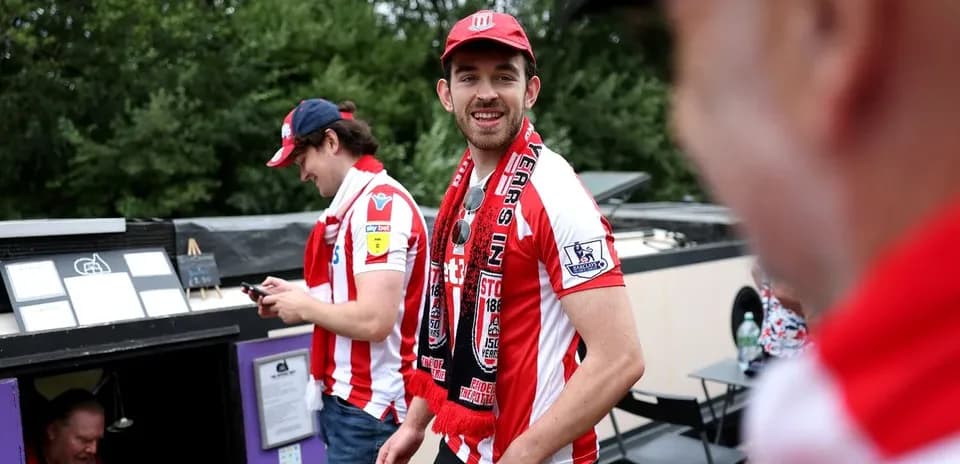 Aficionados de Stoke City en un evento al aire libre