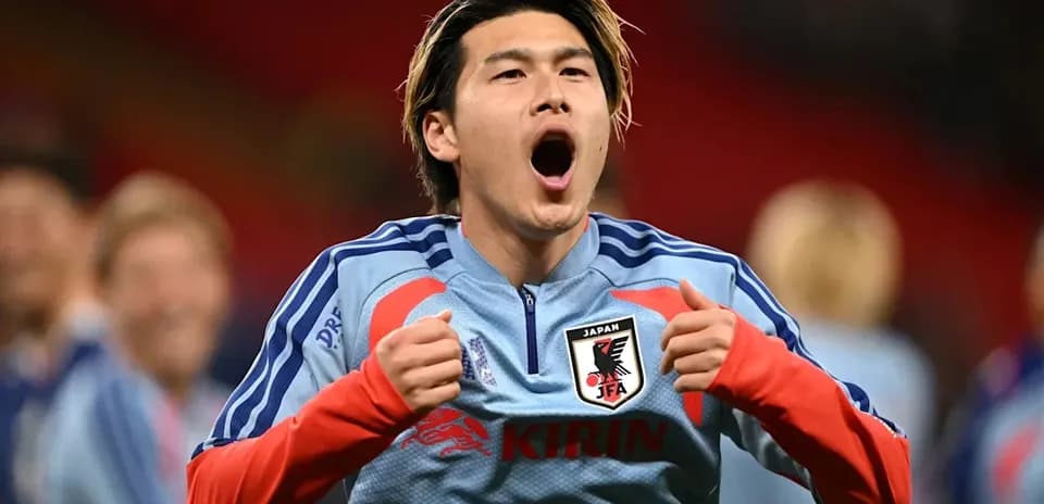 Jugador de Japón celebrando en el campo