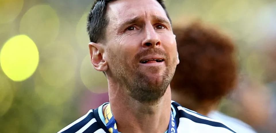 Jugador con medalla de campeón en celebración