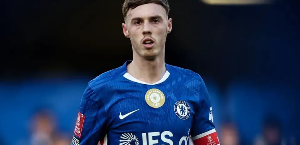 Jugador de Chelsea con camiseta azul durante partido