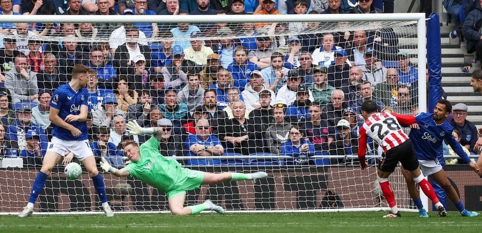 Penalti ejecutado durante el partido Everton vs Sunderland