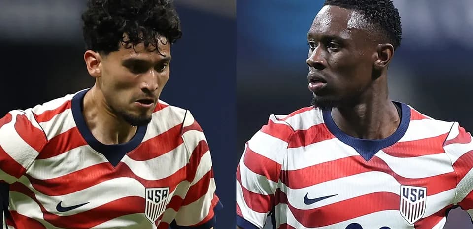 Dos jugadores de la selección de EE. UU. en acción