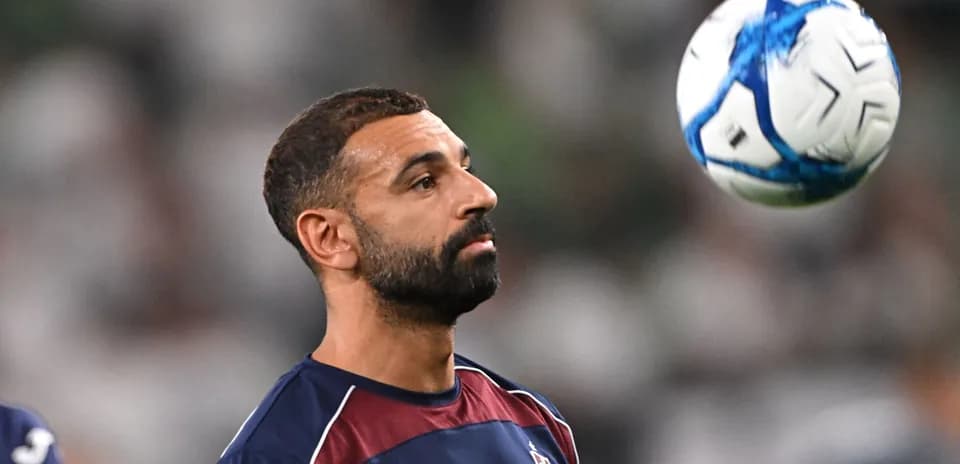 Jugador controlando el balón durante entrenamiento