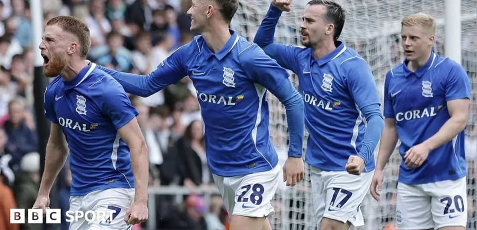 Jugadores de Birmingham celebrando un gol en el partido