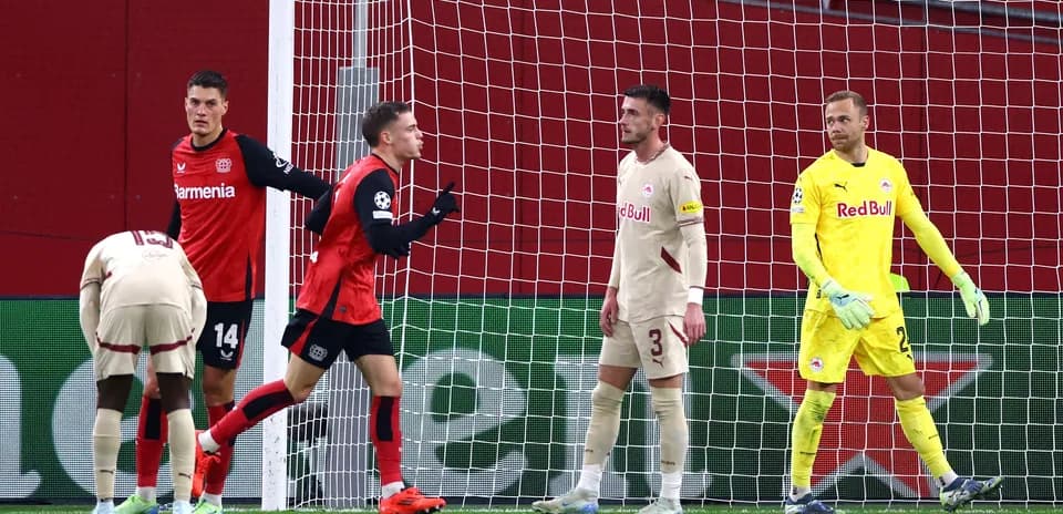 Gol de Bayer Leverkusen en partido contra Red Bull Salzburg