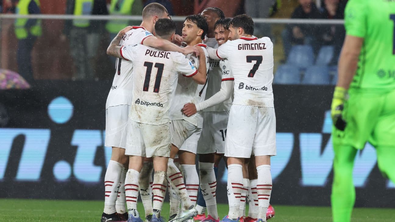 Celebración de jugadores de AC Milan tras gol