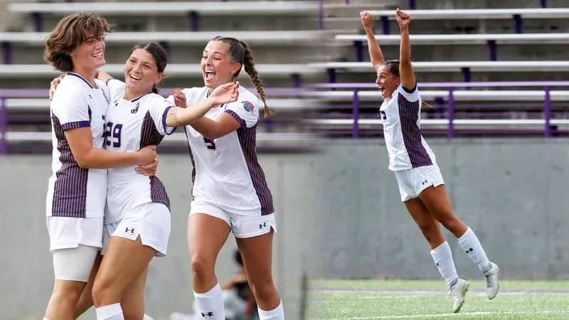 Jugadoras celebrando un gol en el campo de fútbol