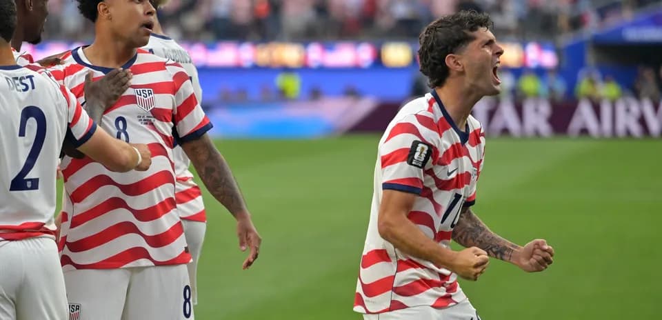 Celebración de jugadores de Estados Unidos en el partido