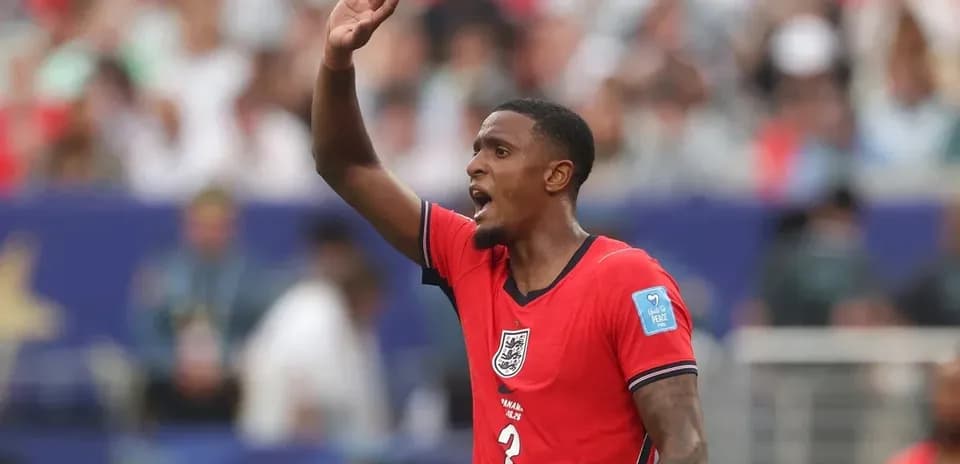 Jugador de Inglaterra gesticulando durante un partido
