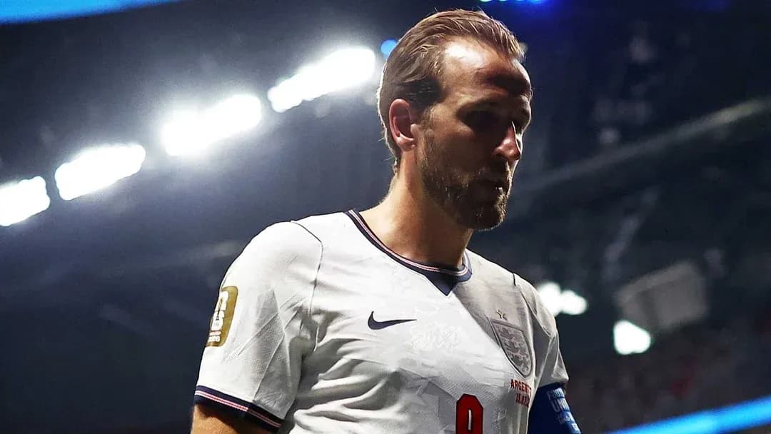 Jugador de Inglaterra caminando por el túnel