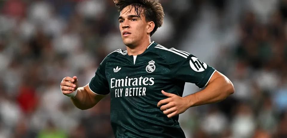 Jugador de Real Madrid en acción durante el partido