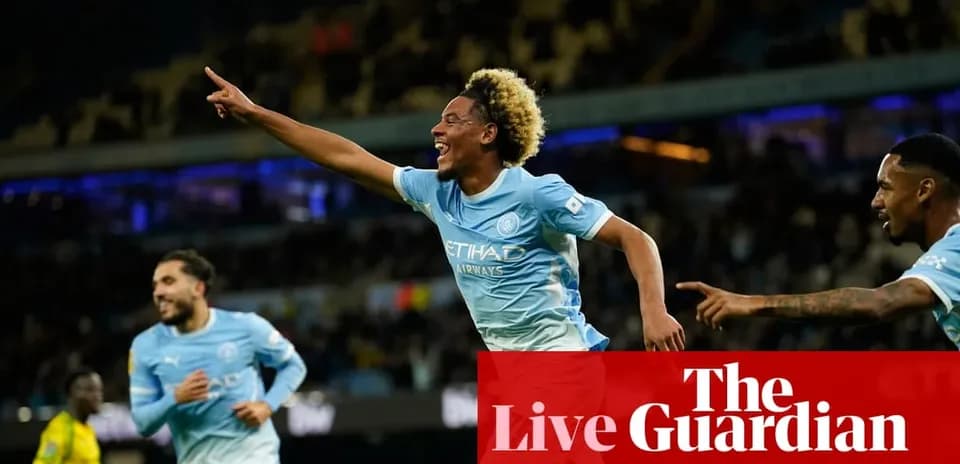 Jugador de Manchester City celebra un gol en el partido