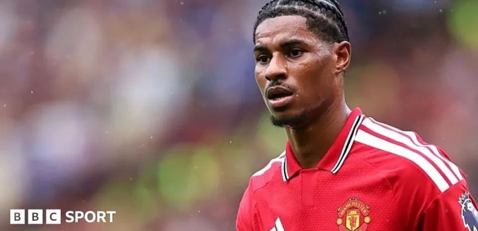 Jugador de Manchester United en el campo durante partido