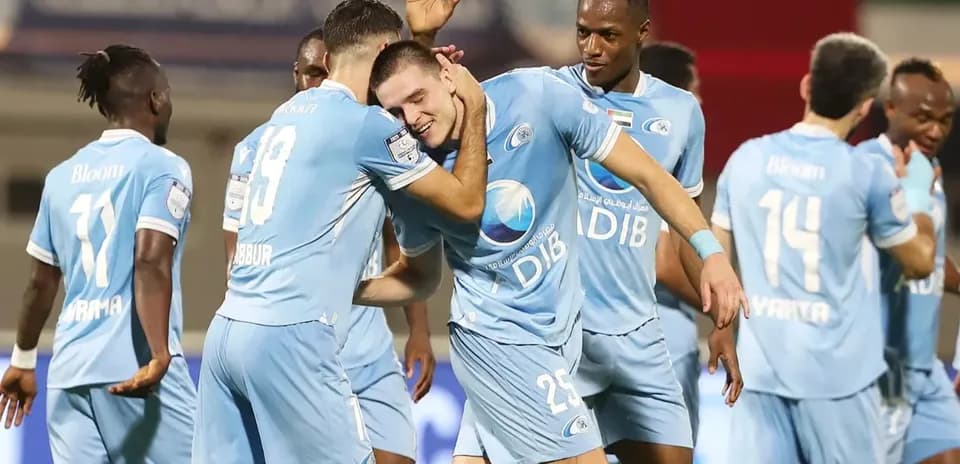 Celebración de gol de jugadores del Al Jazira U23