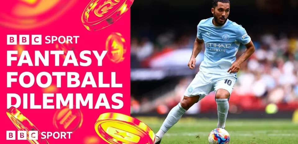 Jugador de Manchester City con balón en campo