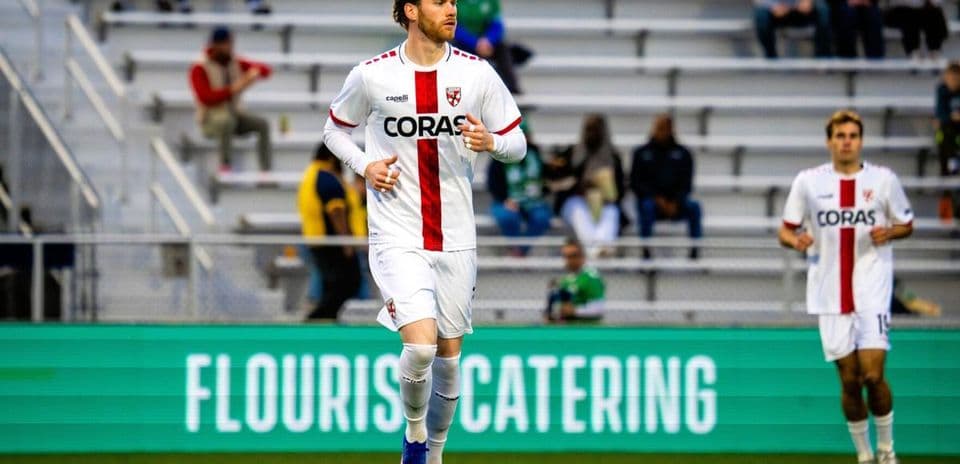 Jugador de Loudoun United en acción