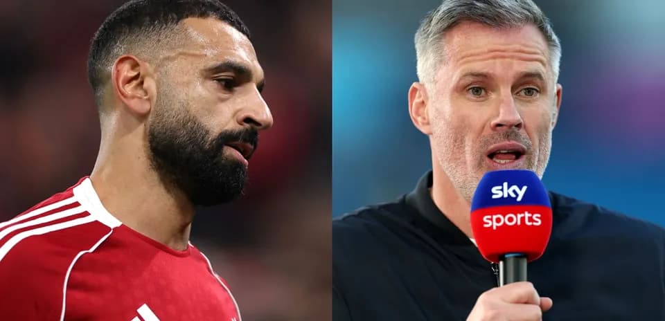Mohamed Salah y Jamie Carragher en un evento deportivo