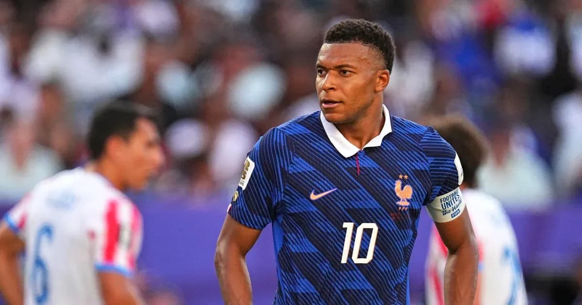 Kylian Mbappé en acción durante un partido de fútbol