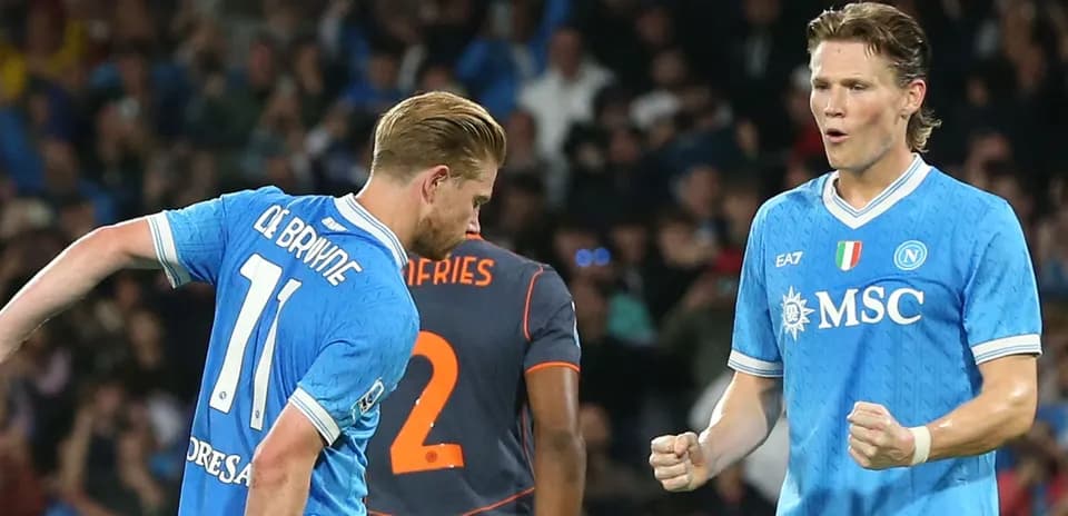 Jugadores del Napoli celebrando durante un partido