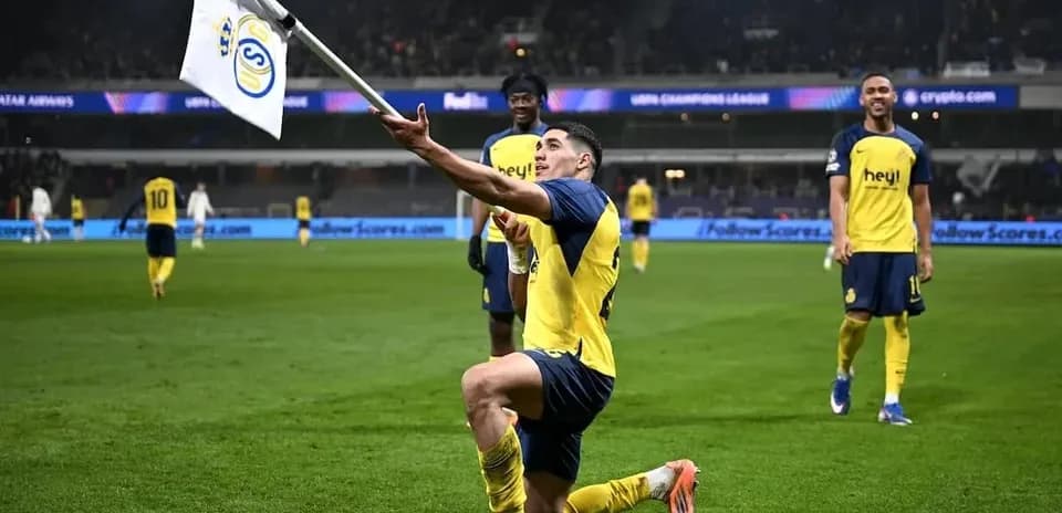 Jugador celebrando en el partido de Champions