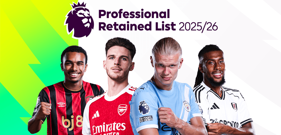 Cuatro jugadores de la Premier League posando juntos