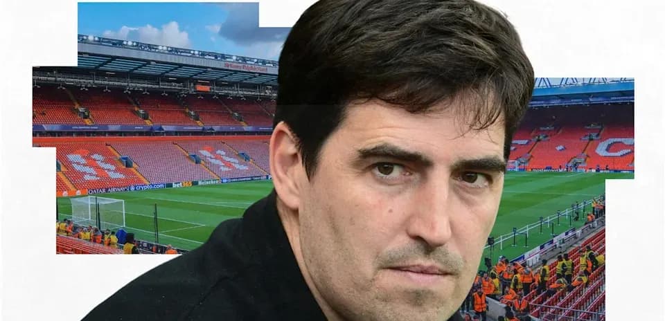 Entrenador en el estadio antes del partido