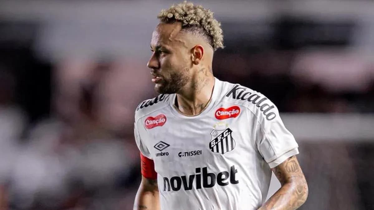Neymar jugando para Santos en partido