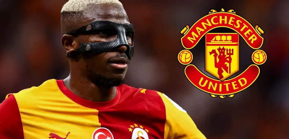 Jugador de Galatasaray con máscara durante el partido