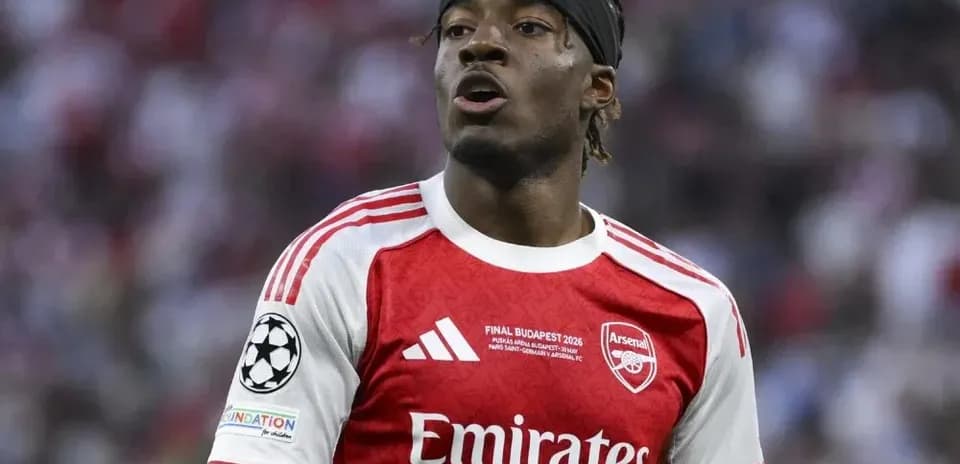 Jugador de Arsenal durante partido en Budapest