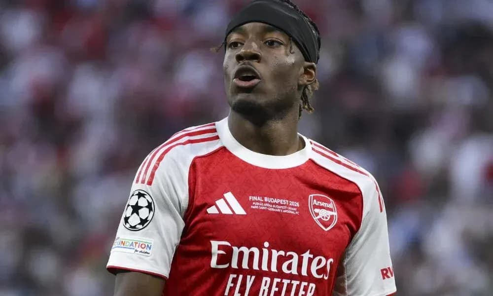 Jugador de Arsenal durante partido en Budapest