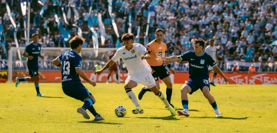 Acción de Racing Club contra Aldosivi
