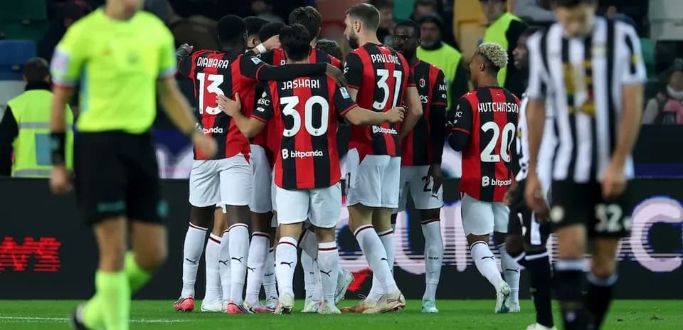 Jugadores de AC Milan celebrando un gol