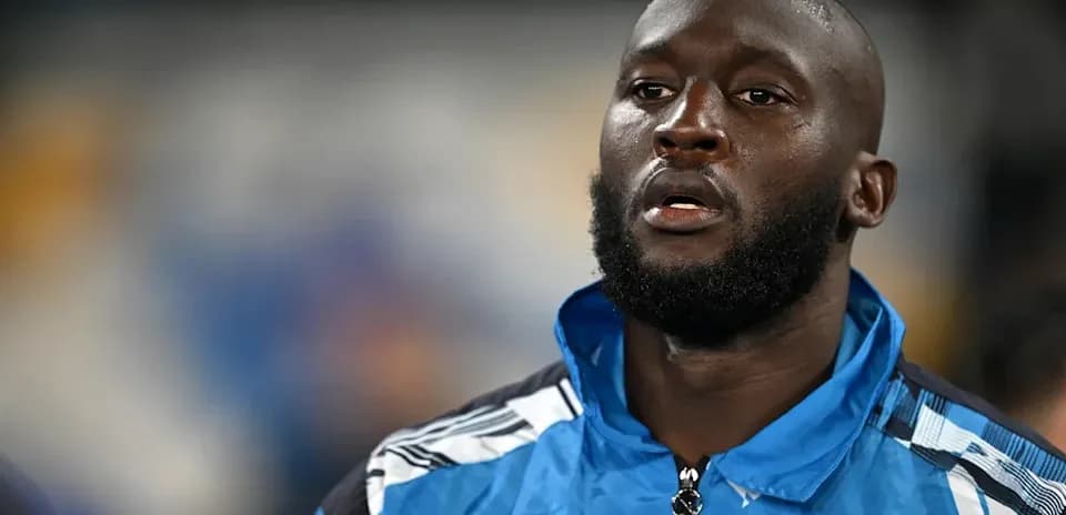 Jugador de Napoli en uniforme antes del partido