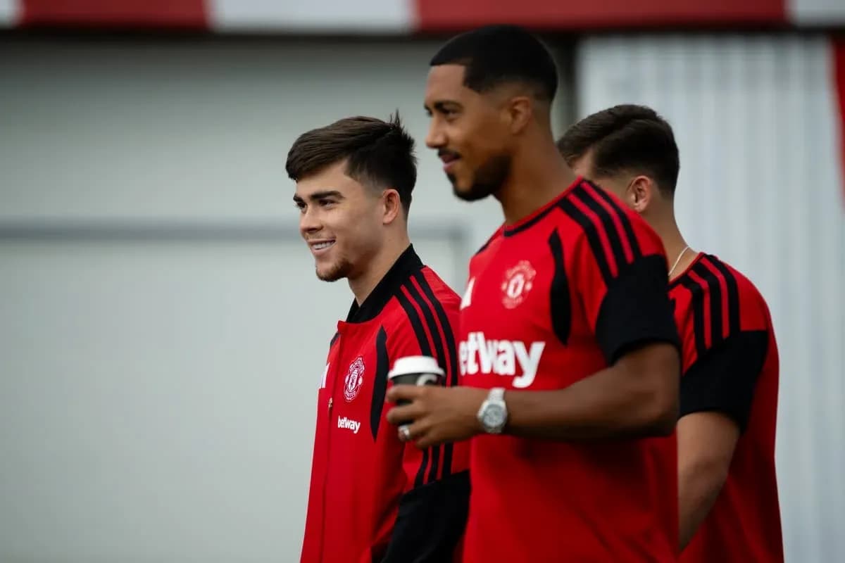 Jugadores de Manchester United en sesión de entrenamiento