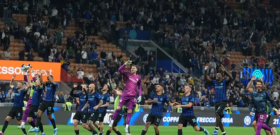 Jugadores de Inter celebrando en el estadio
