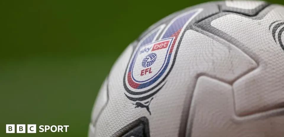 Balón de fútbol con logotipo de EFL