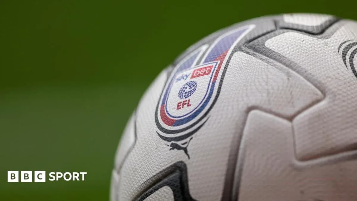 Balón de fútbol con logotipo de EFL