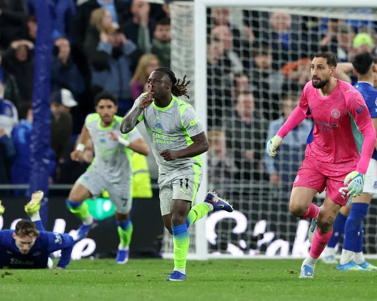 Jugador de Manchester City celebra un gol