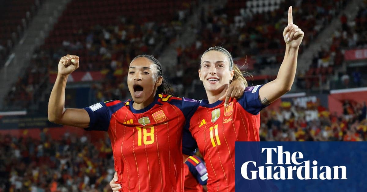 Jugadoras de España celebrando un gol en partido