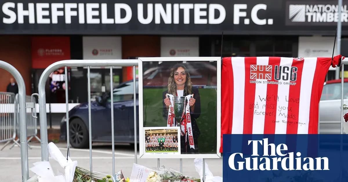 Homenaje frente al estadio de Sheffield United F.C.