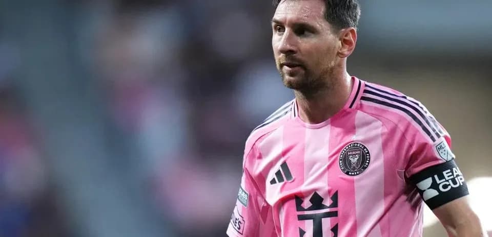 Lionel Messi en uniforme rosa de Inter Miami