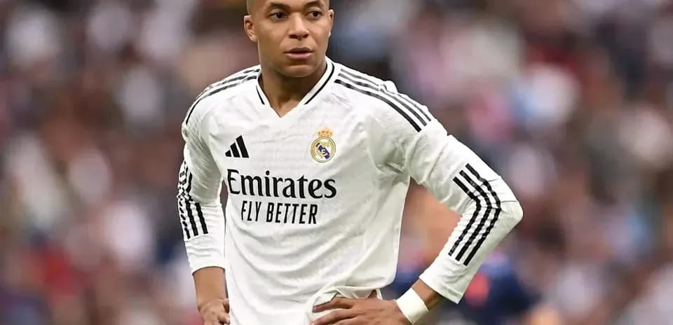 Jugador de Real Madrid en campo durante partido