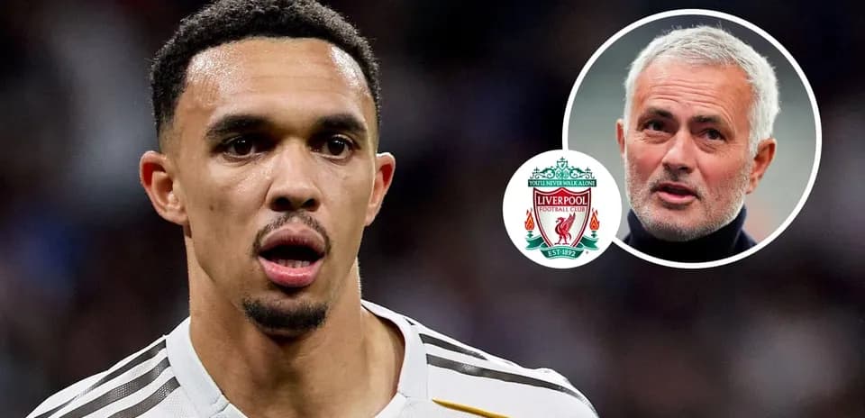 Jugador de Liverpool en acción durante un partido