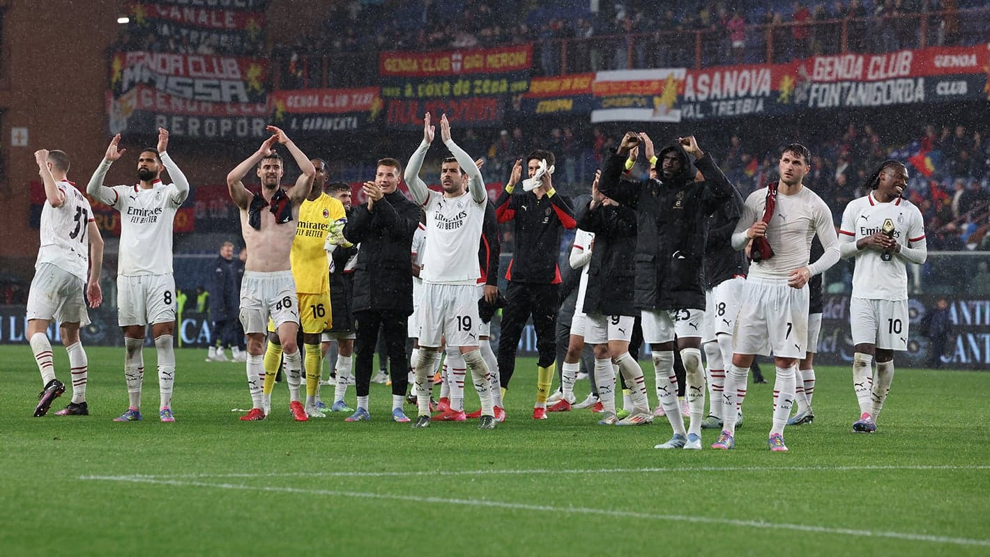 Jugadores de AC Milan celebrando la victoria