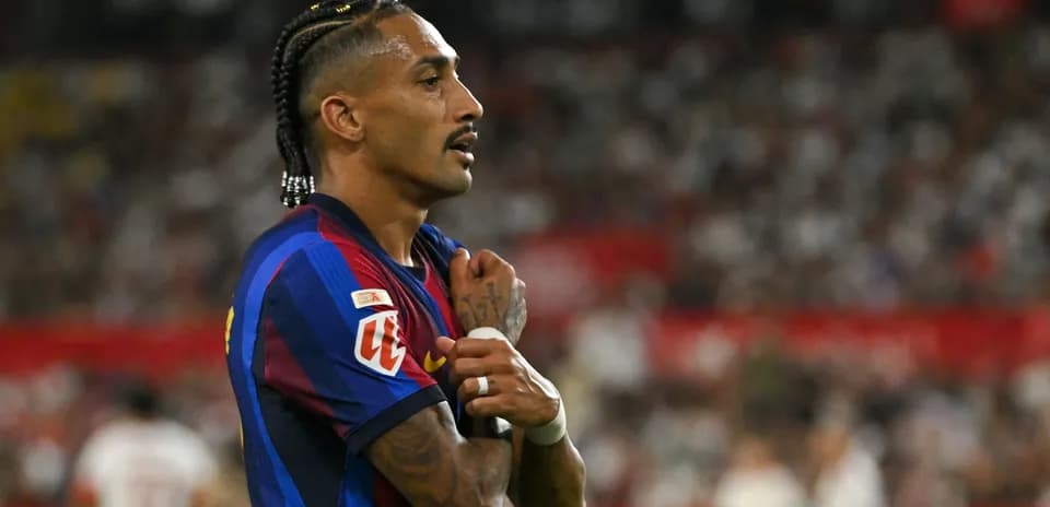 Jugador de Barcelona en acción durante el partido