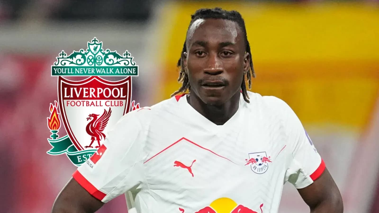 Jugador de RB Leipzig con logo de Liverpool de fondo
