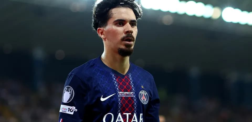 Jugador de PSG durante un partido en el estadio